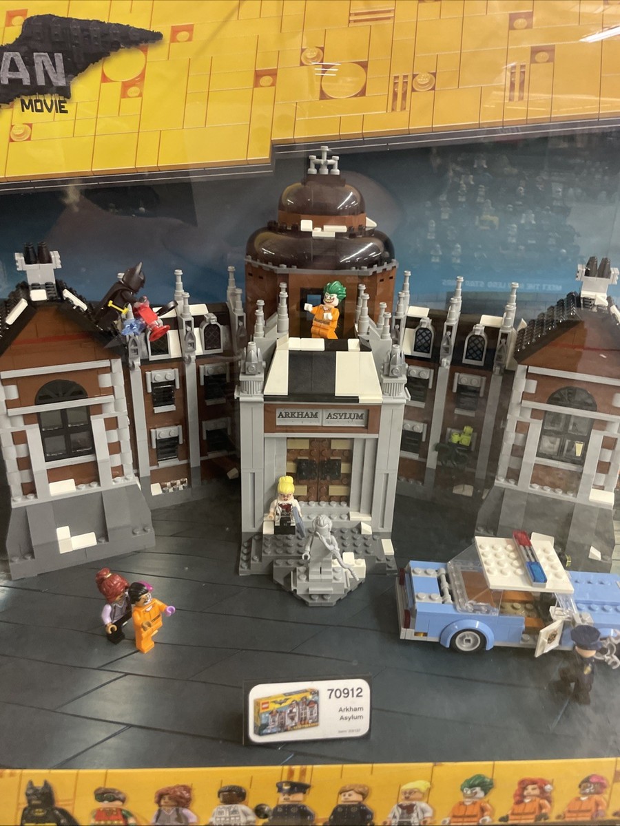 The LEGO Batman Movie 70905 & 70903 & 70912 2016 Store Display