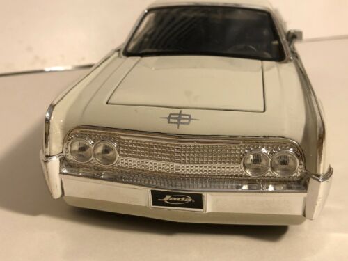 JADA BTK 1963 LINCOLN BIANCO CONTINENTALE CON ANTE POSTERIORI 1:24 NUOVO SENZA SCATOLA - Foto 2 di 10
