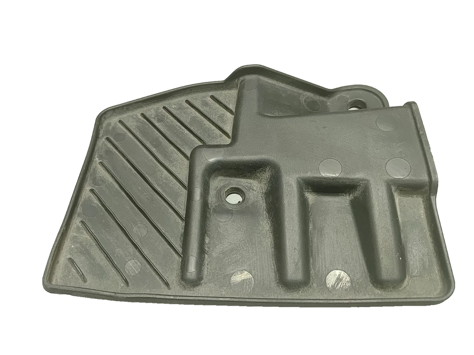 OEM REAR DRIVER SIDE QUARTER WHEELHOUSE LINER STRAKE SHIELD 2017-2022 HONDA CR-V - Image 3 of 4