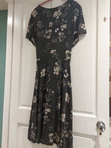 Laura Ashley Weekend Dress UK Size 12 Stretch Grey Floral Ruched Waist Dress. - Picture 9 of 9