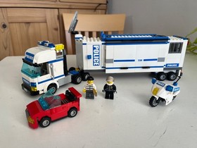 LEGO CITY: Mobile Police Unit (7288) near complete w/ instructions.  See descrip