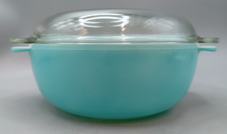 PYREX 1960 70's Pale Pastel Blue Ovenproof Serving Dish & Glass Lid 7" x 4"