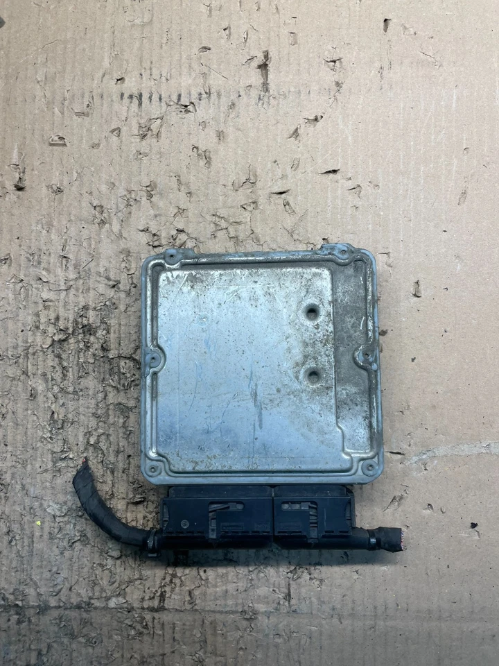 OEM 2006 Volkswagen Passat ECM Engine Control Unit ECU OEM U1732 DG - Image 3 of 4