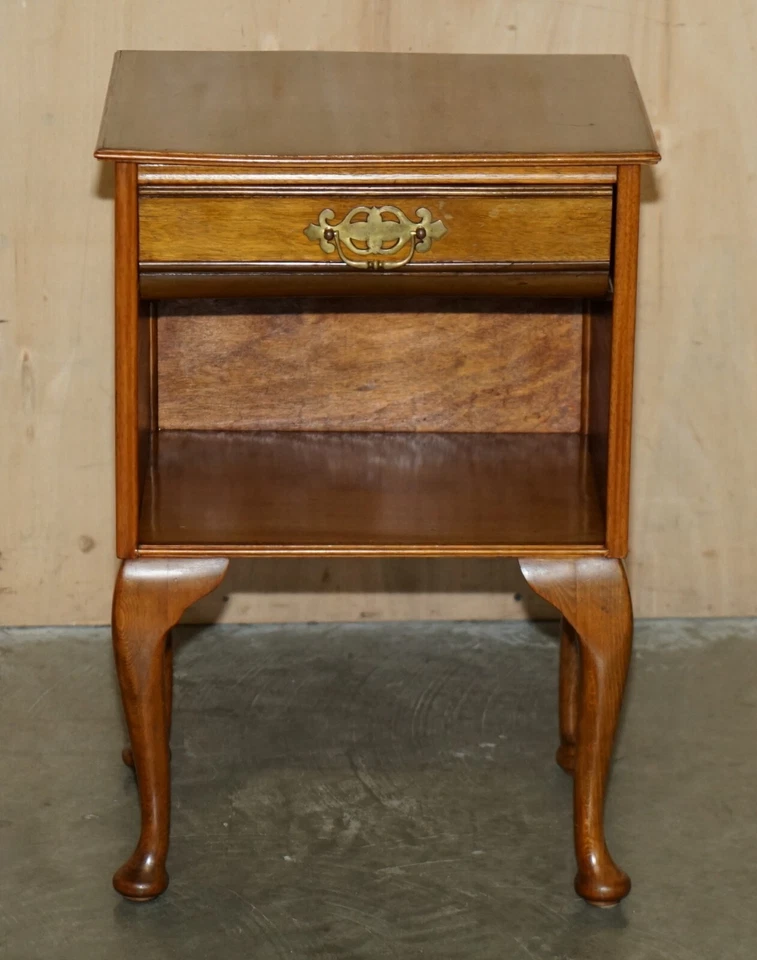 PAR DE MESAS DE VINO MODERNAS DE HAYA Y NOGAL DE MEDIADOS DE SIGLO Foto 3 de 4