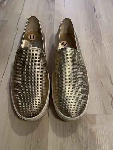 Vince Blair Slip On Sneaker Women’s Size 11 US 42 EU Champagne Leather $225 - Picture 4 of 10