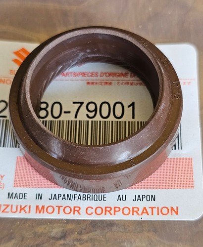 SUZUKI CARRY EVERY SUPER CARRY JIMNY SAMURAI REAR TRANSMISSION CASE OIL SEAL NEW - Picture 3 of 5