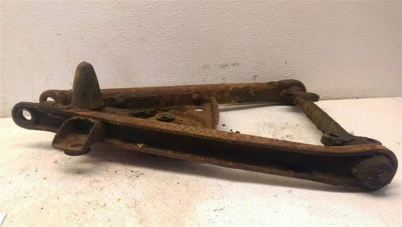 Brazo de control inferior delantero pasajero 2 puertas Pontiac Silver Streak 1950 Foto 2 de 4