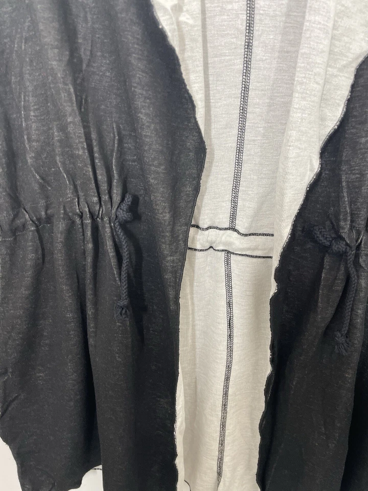 Cárdigan Three Dots para mujer corbata delantera manga larga negro blanco talla grande Foto 2 de 4