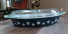 PYREX Black White Snowflake 1.5 Qt Divided Casserole Dish With Lid Vintage