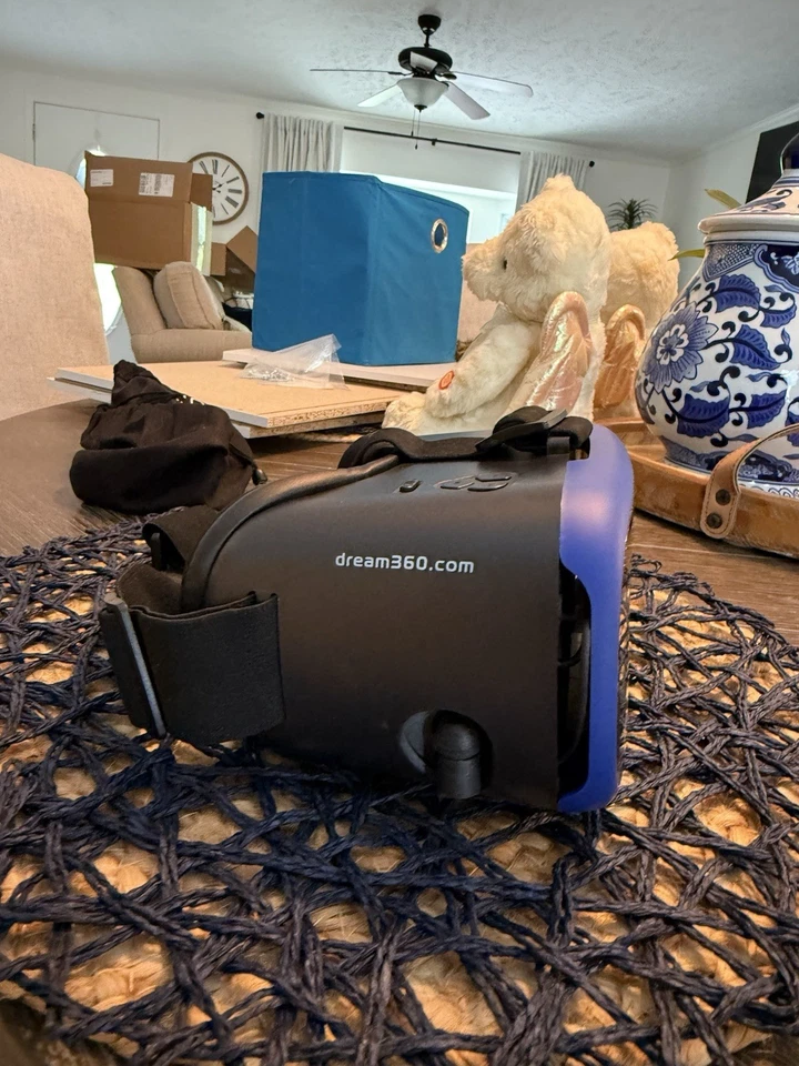 Auriculares de realidad virtual Tzumi Dream Vision Pro con auriculares retráctiles Foto 3 de 4