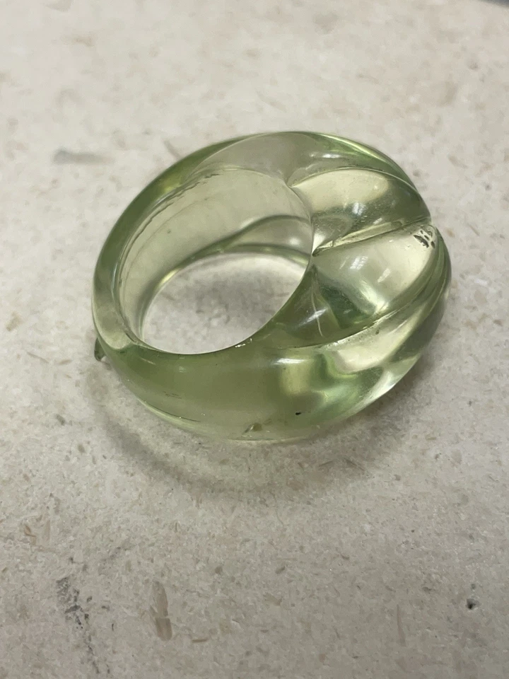 Anillo de plástico retro vintage Lucite grande remolino verde declaración grueso años 80 Foto 4 de 4