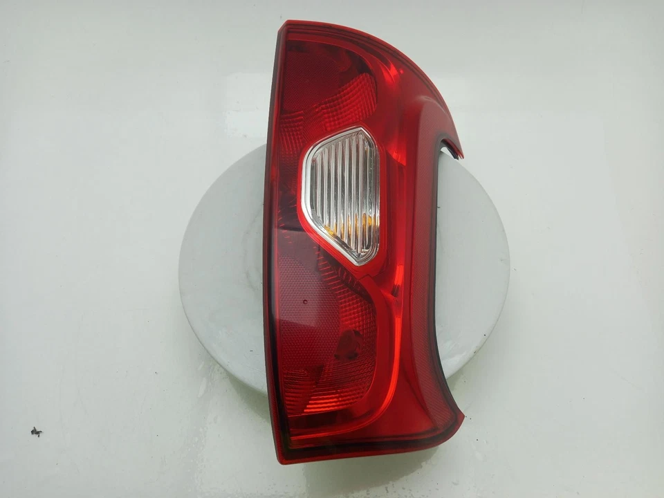 Luz trasera FIAT PANDA N/S 2011-2024 5 puertas hatchback LH 51810674  Foto 3 de 4