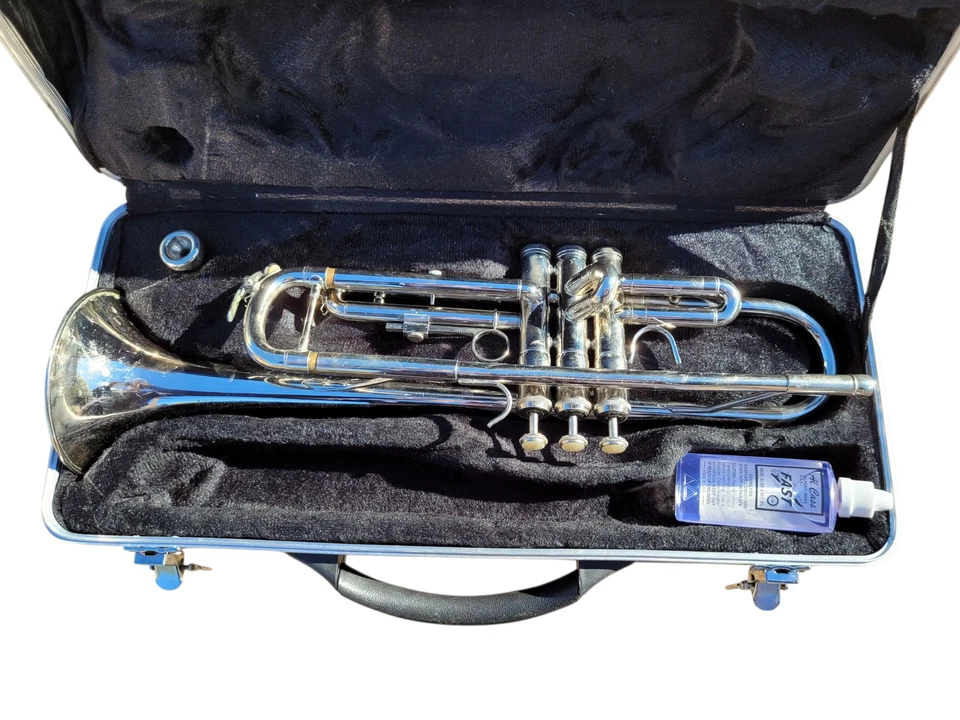 Hopson Silver Student Bb Trumpet with Trumpet Valve Oil Mouthpiece and Case - Image 2 of 4