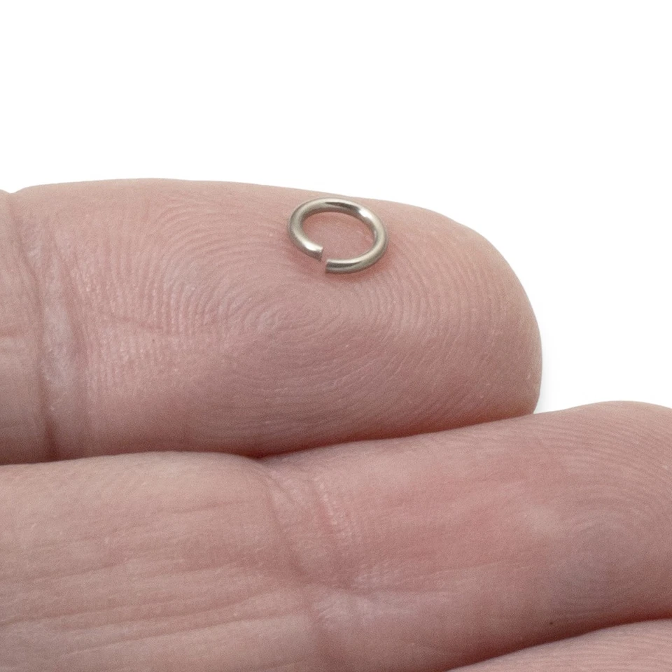 Anillos de salto de niobio grises 5 mm, 20G hipoalergénicos para hacer joyas, paquete de 20 hechos en EE. UU. Foto 4 de 4