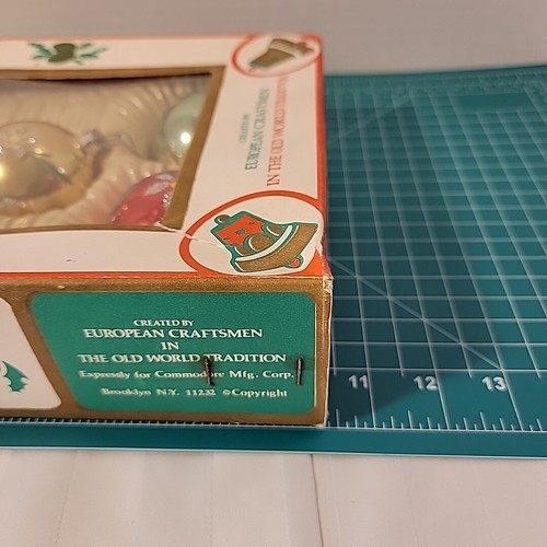 5 Vintage Hand Decorated Glass Christmas Tree ORNAMENTS + Vintage Box - Picture 2 of 14