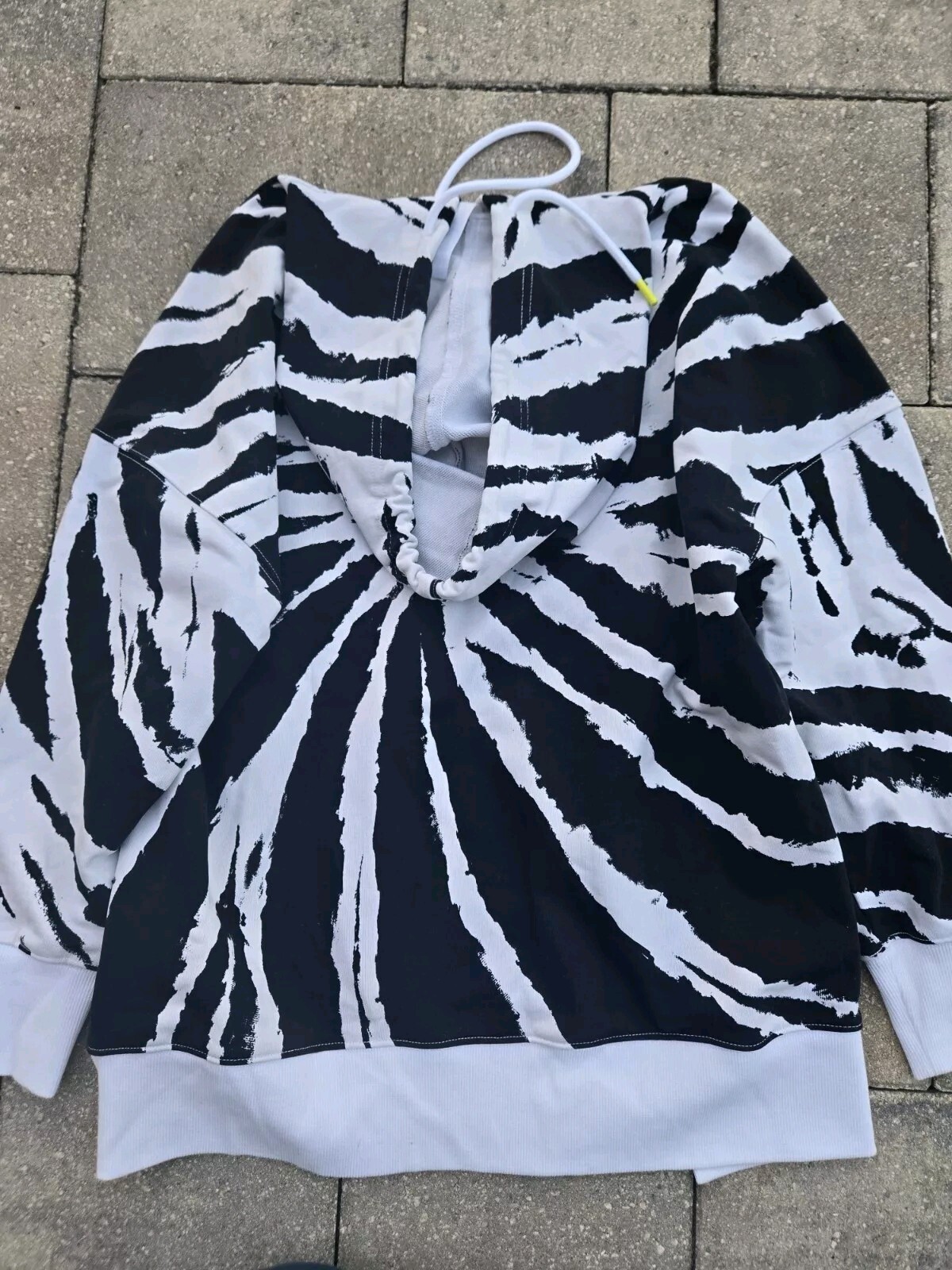 Fabletics Jasmine Slit Pullover Hoodie Black Whit… - image 7