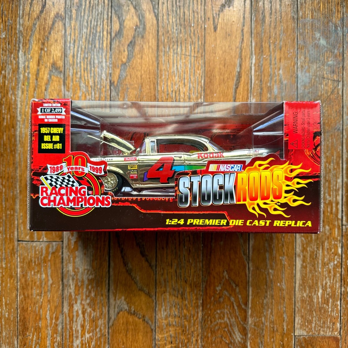 1957 シェビー ベルエア ミニカー  Racing champions 1/24 RACING CHAMPIONS 1957 Chevy BEL AIR Issue #81 NASCAR #4