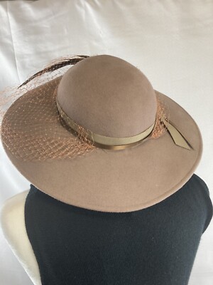 Vintage Felt Wool Wide Brim Hat Netting Pheasant Feather  display picture 1