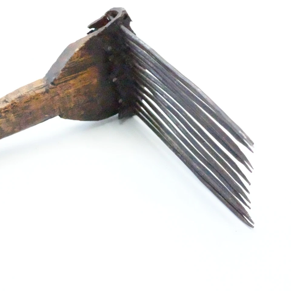 Antique Primitive Tribal Moroccan wooden comb  hemp flax farm wool tool - Image 4 of 4