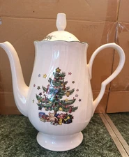 Nikko Happy Holidays 8 Cup Coffee Pot with Lid** Vintage**