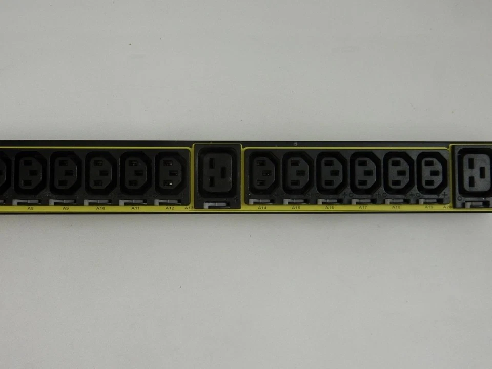 Eaton ePDU G3 EMI103-10 Metered Input Network Controlled USB 20 Outlet C13 & C19 - Image 4 of 4