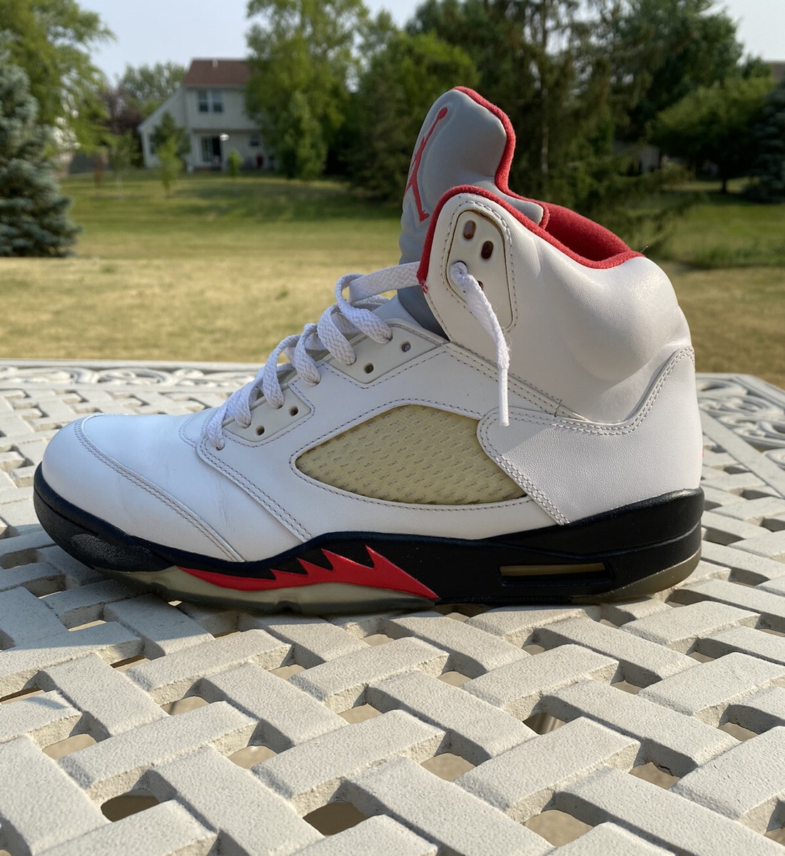 NIKE AIR JORDAN RETRO 5 V WHITE FIRE RED BLACK 136027-100 SZ 10.5