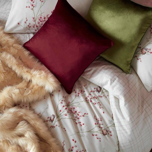 Laura Ashley Willow Winter Pussy brushed cotton Cranberry King duvet Cover set - Picture 3 of 13
