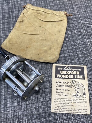 Vintage Shakespeare True Blue 1956 Casting Reel made in USA w/ Box