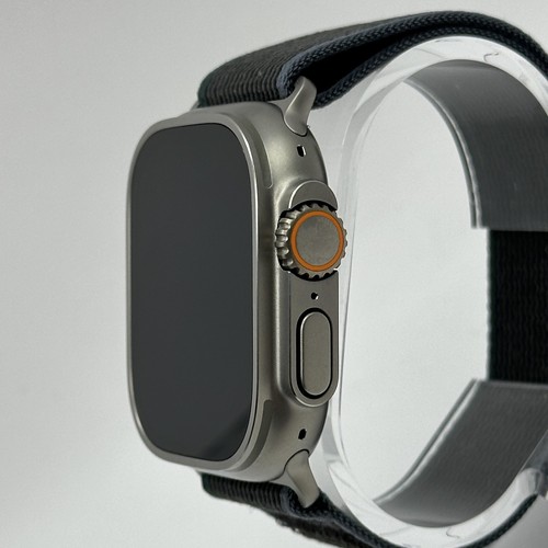 Apple Watch (Ultra 2) 49mm Titanium w/ Black/ Blue Trail Loop (LTE) - Excellent - Photo 3 sur 6