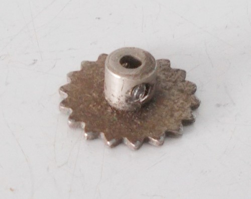 Meccano Sprocket Wheel 18T, 25mm dia - nickel - part 96 (C) - 第 1/1 張圖片