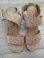 Amanda Smith Beige Embossed Leather Upper Josie Ankle Strap Sandal Heel  Size 6M