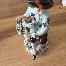 Sitzendorfer Barocke Porzellanfigur Mit Blume...