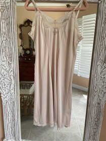 Vintage Nylon Blush Color Flower Accent Adjustable Strap Lingerie Slip M/Lg