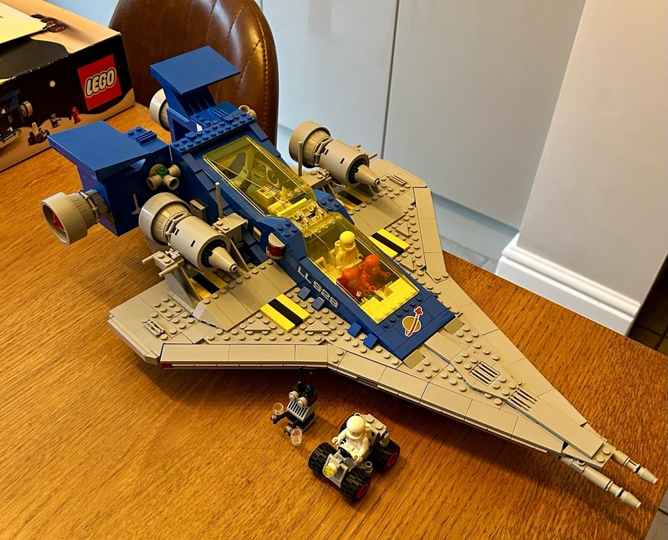 LEGO Icons 10497 Galaxy Explorer, photo 2 of 5
