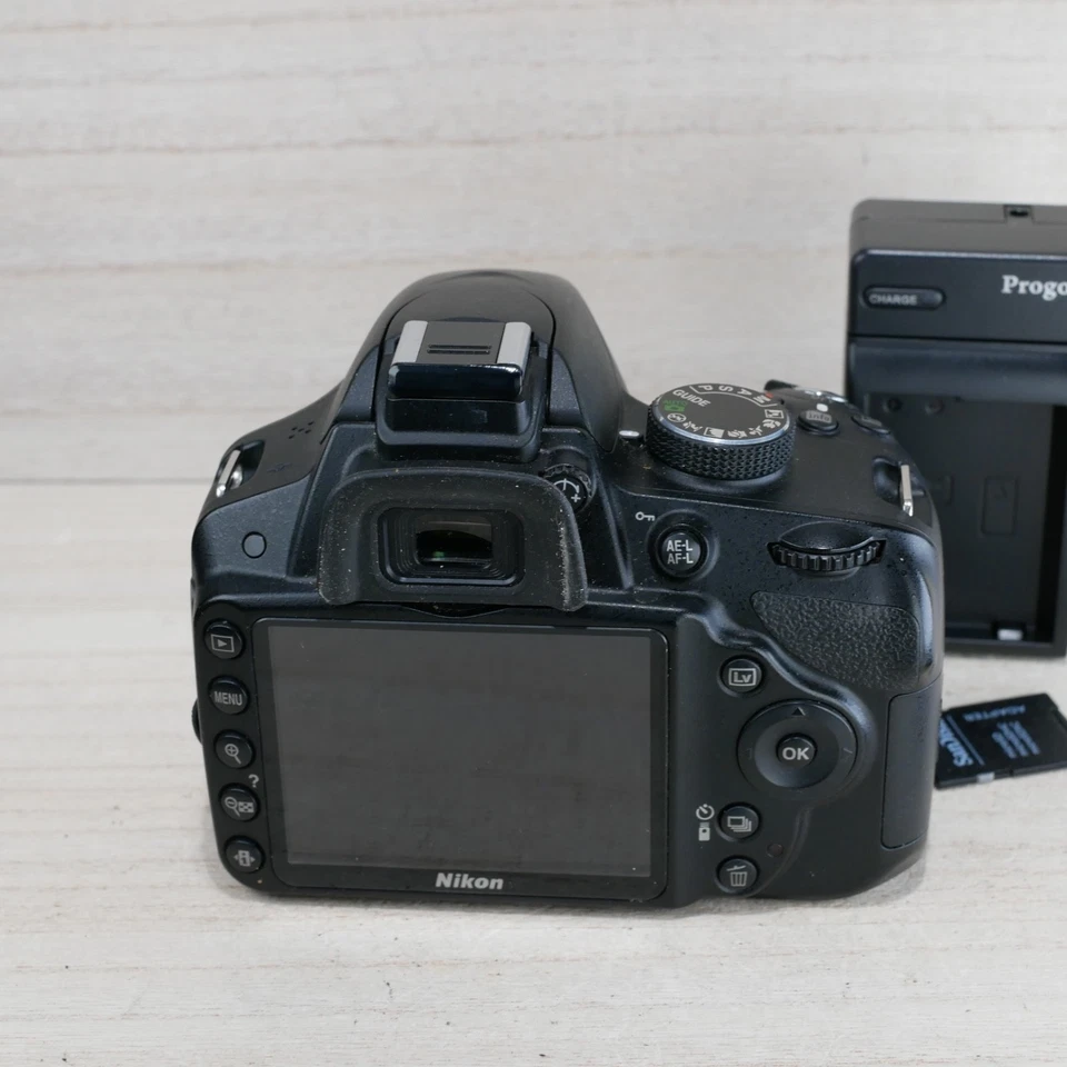 Cuerpo de cámara Nikon D3200 24,2 MP DSLR *BUENO/PROBADO* obturador 3.267 Foto 4 de 4