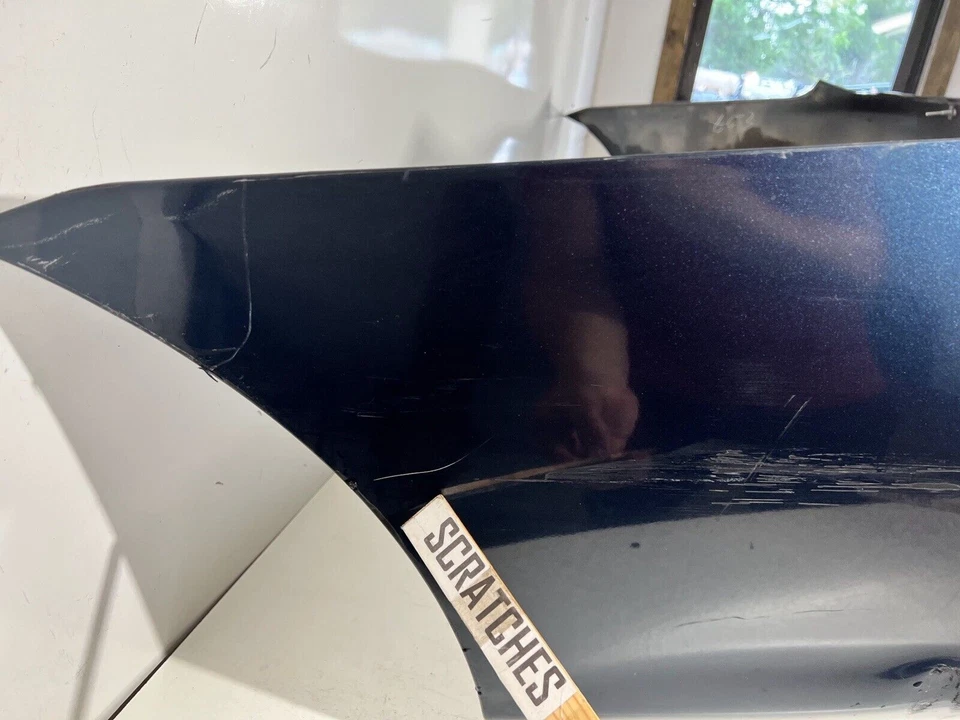 Cubierta de parachoques trasero Toyota Solara 2004-2006 52159AA070 OEM Foto 2 de 4