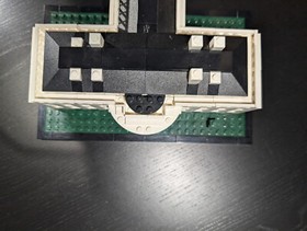LEGO Architecture 21006 White House 2020 Near Complete Set with Base & Nameplate