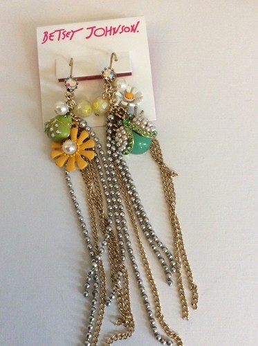 $55 Betsey Johnson Flower Child Faux Pearl Mismatch Earrings 109 - Picture 2 of 5