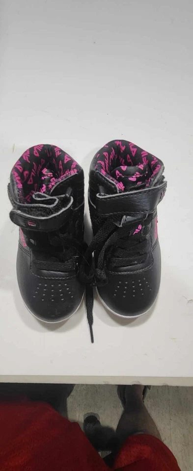 Fila Infant / Toddler High Tops Pink/Black SIZE 6. - Image 3 of 4