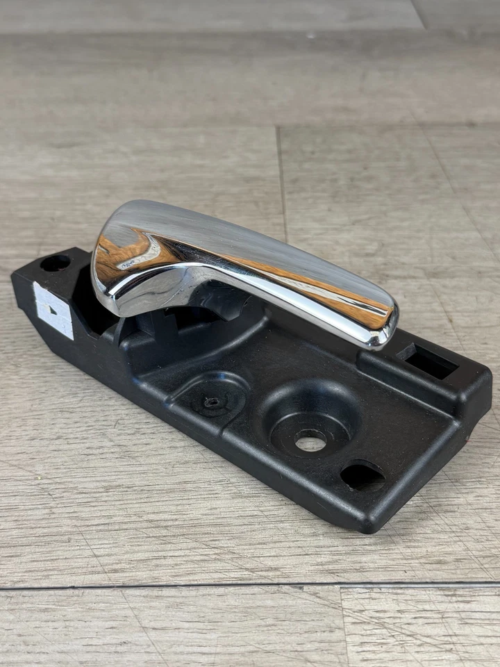 ⭐️ Manija de puerta interior delantera derecha Jeep Grand Cherokee 2011-2021 OEM Foto 2 de 4