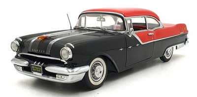 Sun Star Maßstab 1:18 5042 - 1955 Pontiac Star Chief - Bolero rot/rabenschwarz