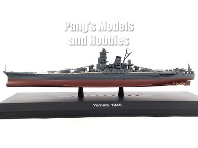 Japanese Navy Battleship Yamato with Display Case 1/1100 Scale