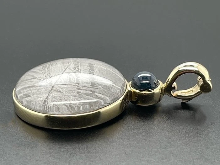 ANHÄNGER AUS 375/-GG MIT METEORIT/BK_DUBL. BEH. & STERNSAPHIR BEH. SCHMUCKJAGD - Bild 2 von 4