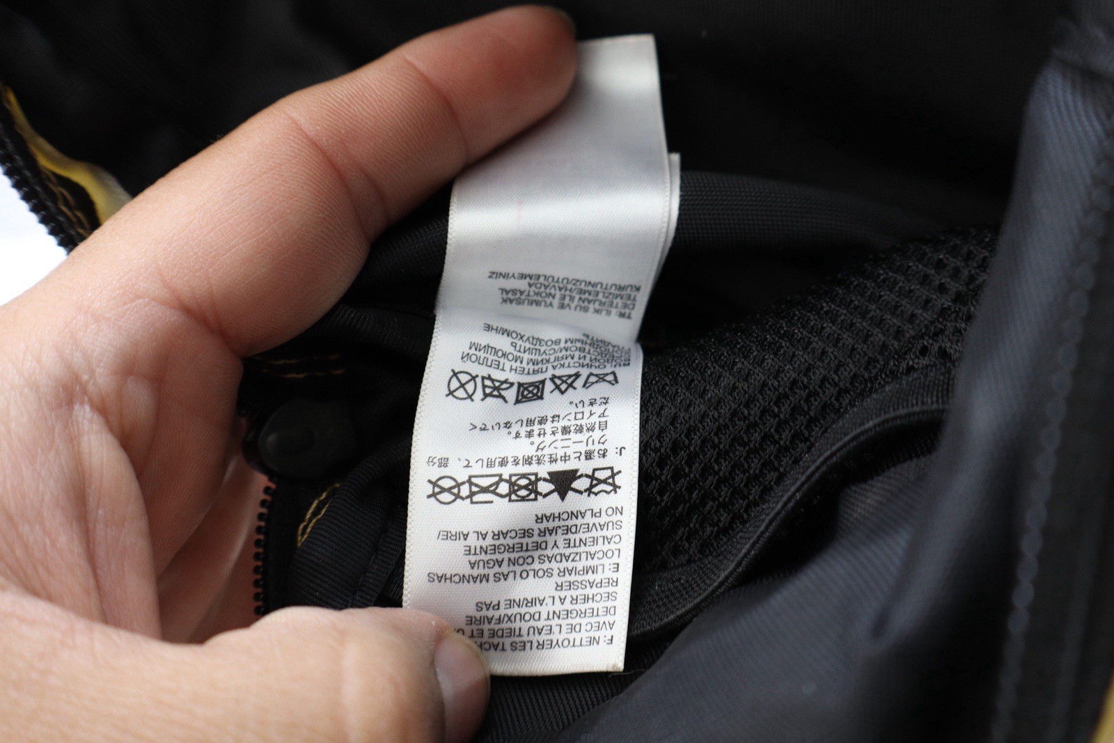 Supreme x The North Face Gold Metallic Shoulder Bag SS18 image 7