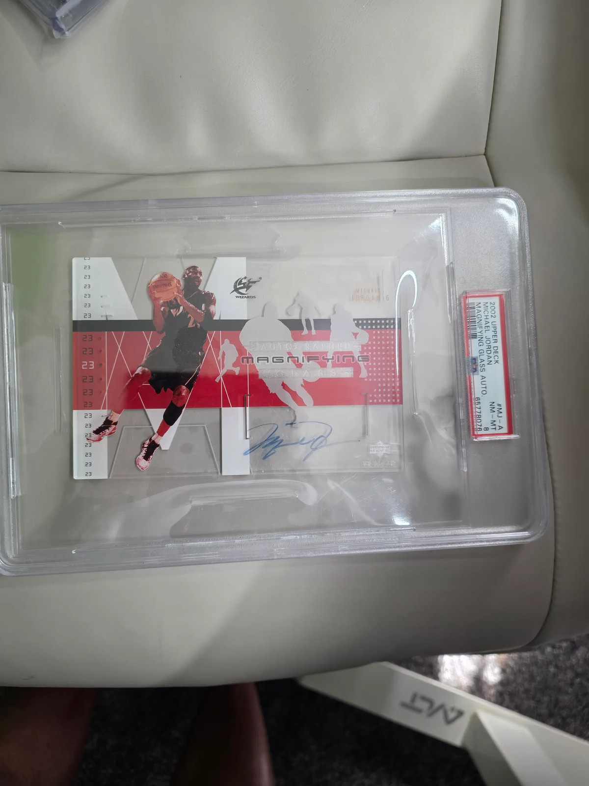 2002 Upper Deck Glass Magnifying Glass Autographs Michael Jordan #MJ-A Auto PSA view 2