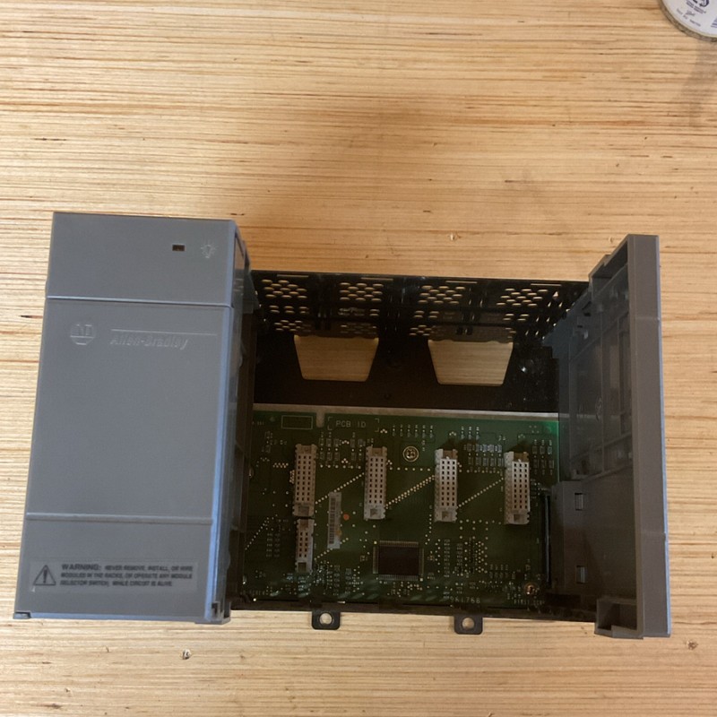 Allen-Bradley SLC 500 1746-A4 PLC Chassis 4 Slot Series B