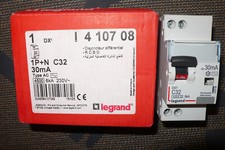 LEGRAND 410708 DISJONCTEUR DIFFERENTIEL 2POLES 32A 30mA TYPE AC. 32AMPERES PC6KA