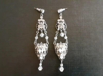 Boucles d'oreilles clous baroque pampilles strass alliage argenté vintage XXème - Photo 1/3