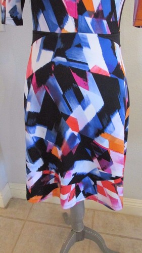 NUEVO VESTIDO MAGGY L TALLA 4 Y 6 A-LINE NEGRO Y FLORAL PRECIO DE VENTA SUGERIDO POR EL FABRICANTE $128.00 - Imagen 3 de 8