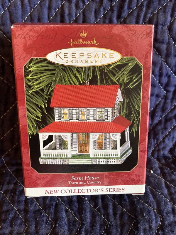 1999 HALLMARK ORNAMENT METAL FARM HOUSE TOWN AND COUNTRY IN BOX